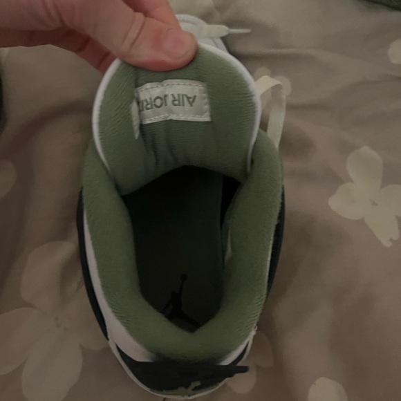 Jordan 4 Seafoams - Picture 7 of 10